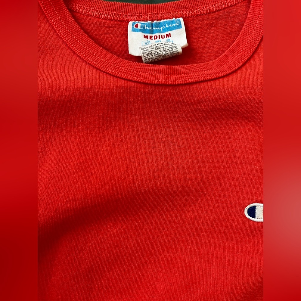 Champion shirt MEDIUM